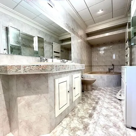 Agreable Grand 3 Pieces Climatise Avec Vue Appartement Menton
